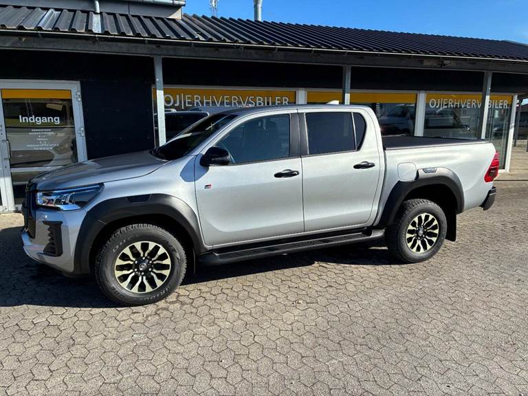 Toyota HiLux 2,8 D GR Sport Db.Kab aut.