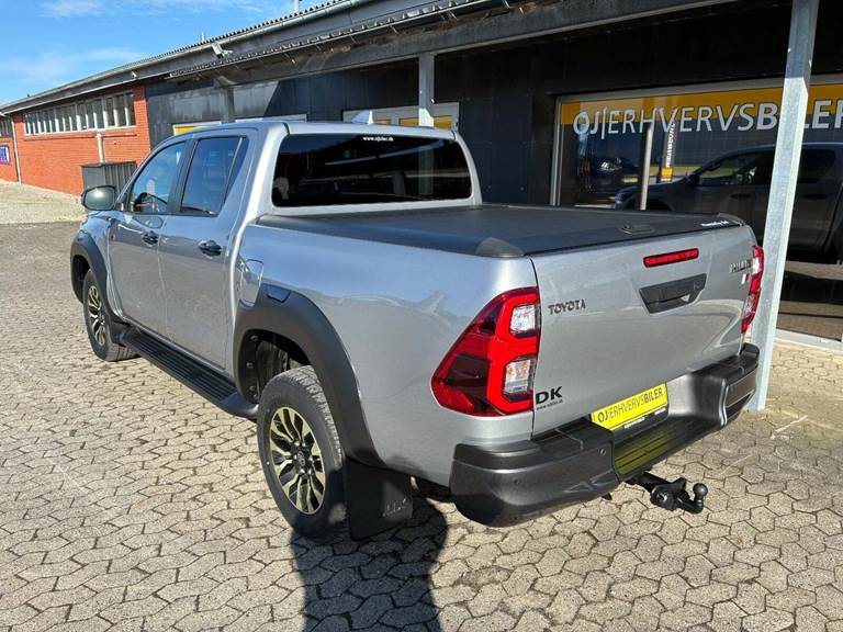 Toyota HiLux 2,8 D GR Sport Db.Kab aut.