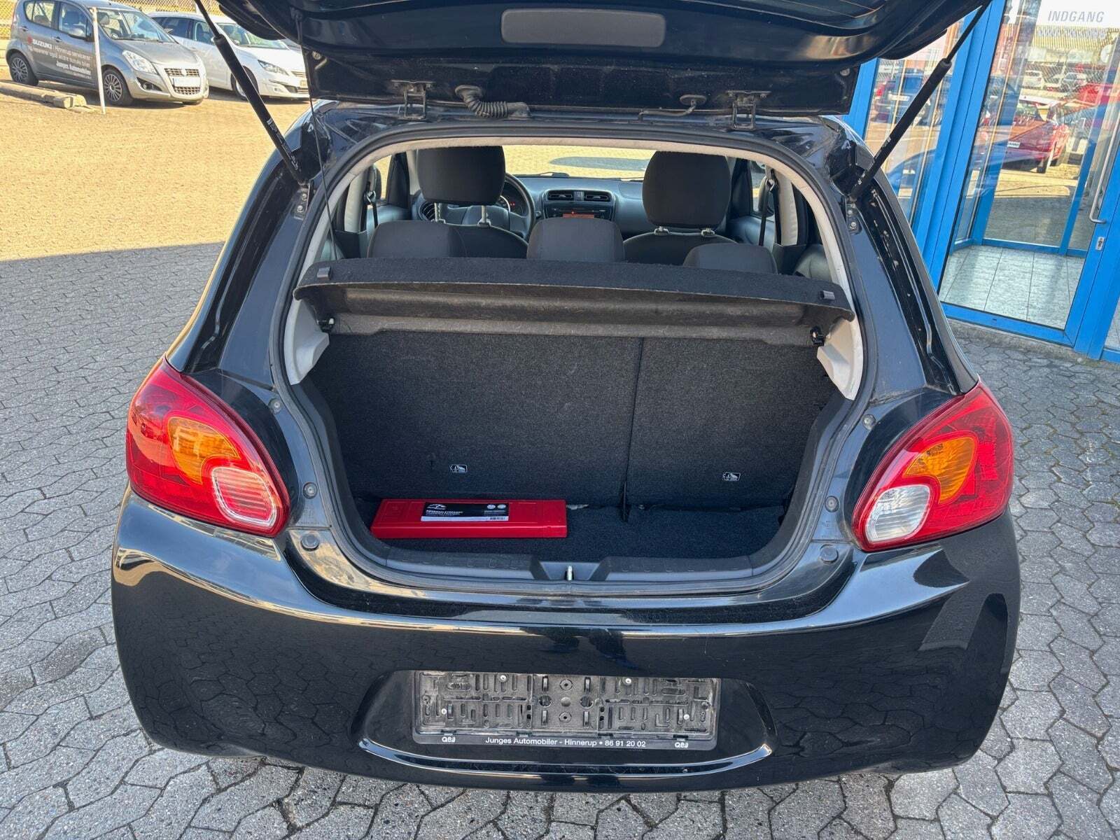 Sort Mitsubishi Space Star fra 2015