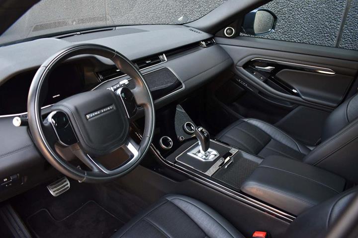 Grå Land Rover Range Rover evoque fra 2019