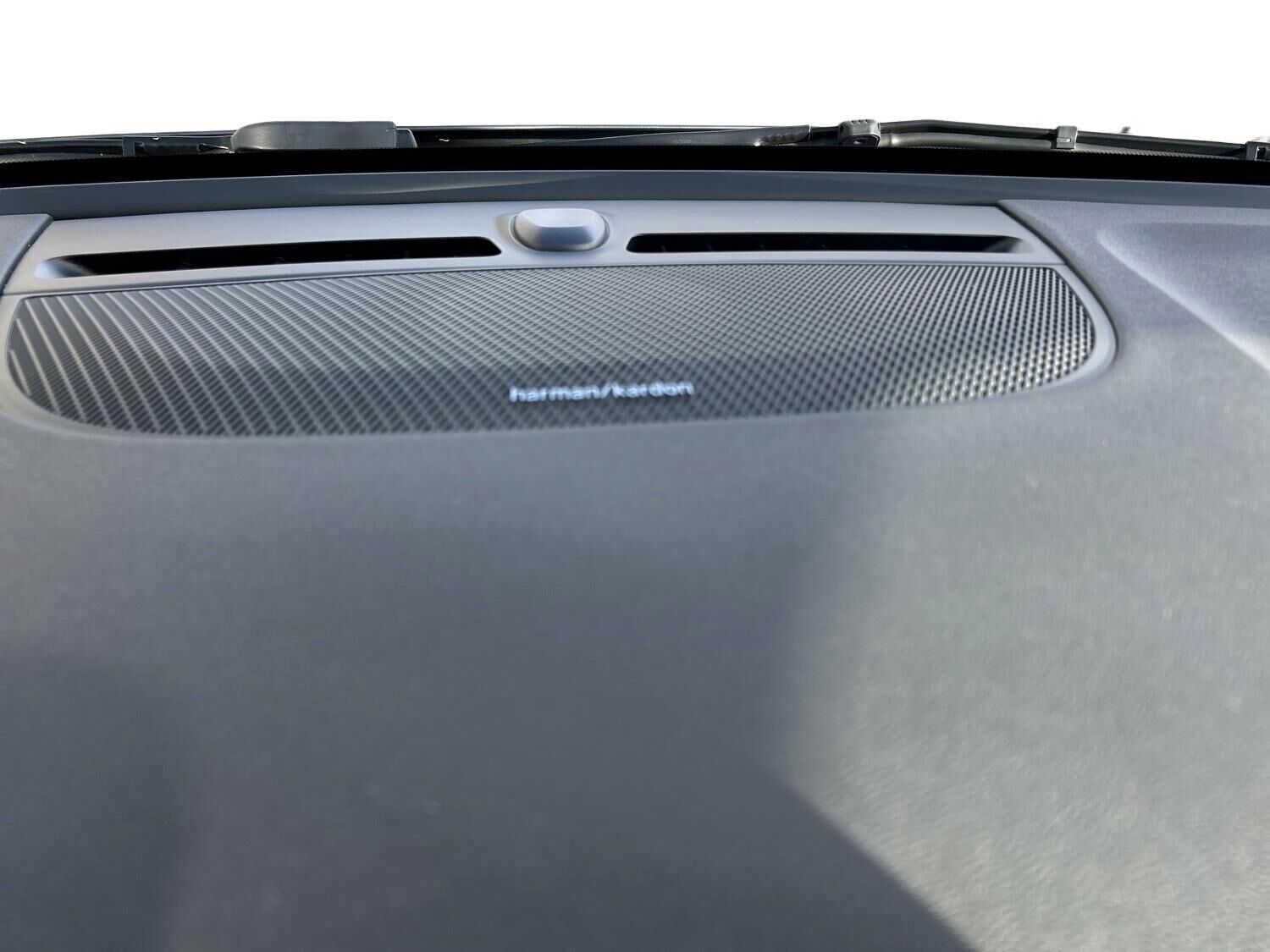 Blå Volvo XC40 fra 2022