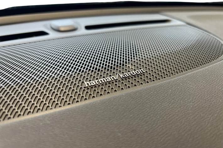 Blå Volvo XC40 fra 2022