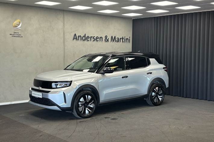 Grå Opel Frontera fra 2025 set udefra