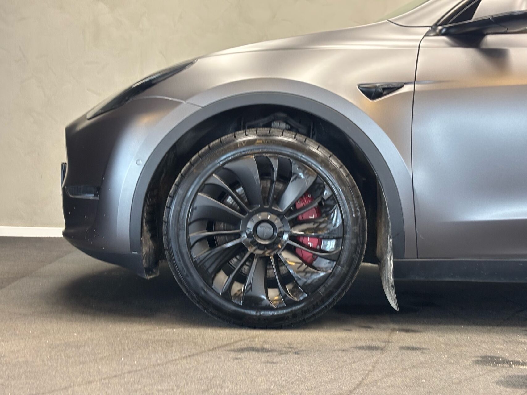 Tesla Model Y EL Long Range AWD 514HK 5d Aut.