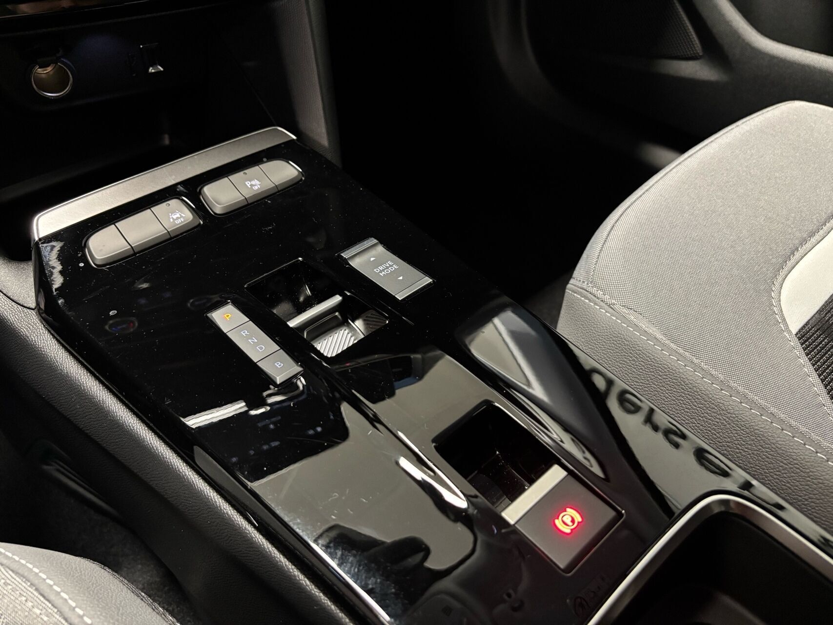 Sort Opel Mokka-e fra 2023