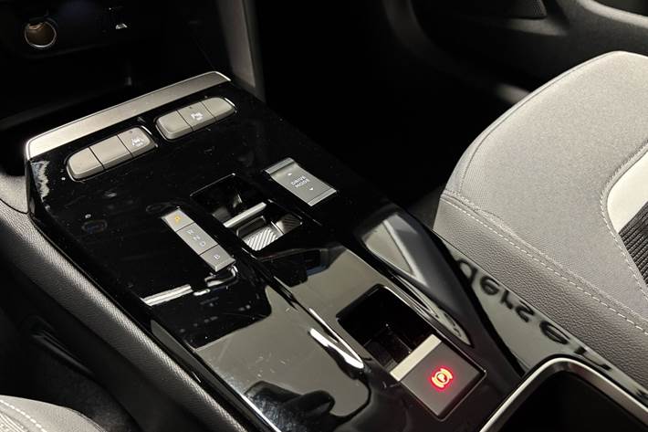 Sort Opel Mokka-e fra 2023