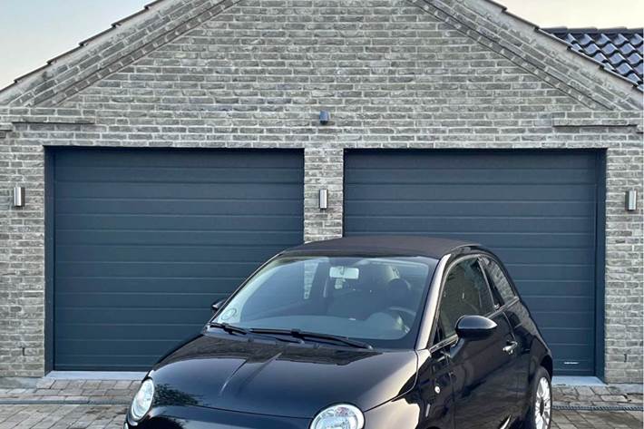 Sort Fiat 500 fra 2014