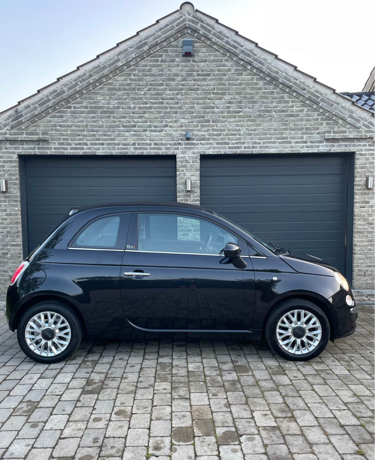 Sort Fiat 500 fra 2014