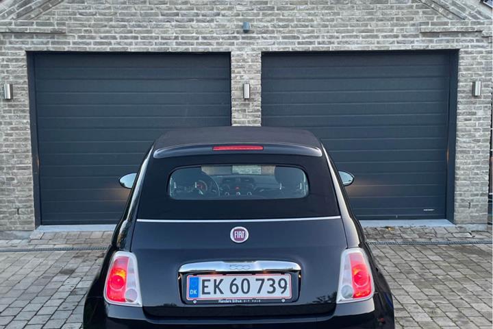 Sort Fiat 500 fra 2014