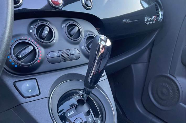 Sort Fiat 500 fra 2014