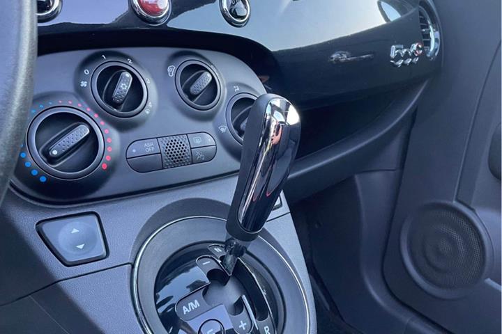 Sort Fiat 500 fra 2014