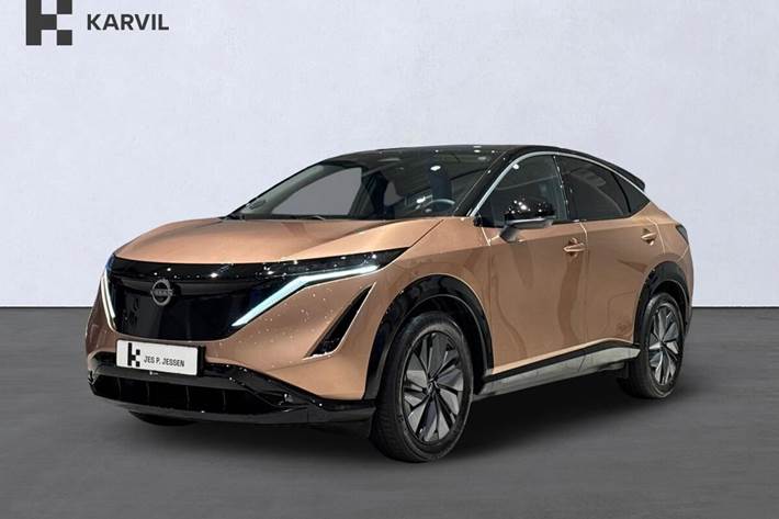 Kobber Nissan Ariya fra 2022 set udefra