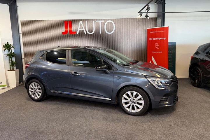 Grå Renault Clio V fra 2020