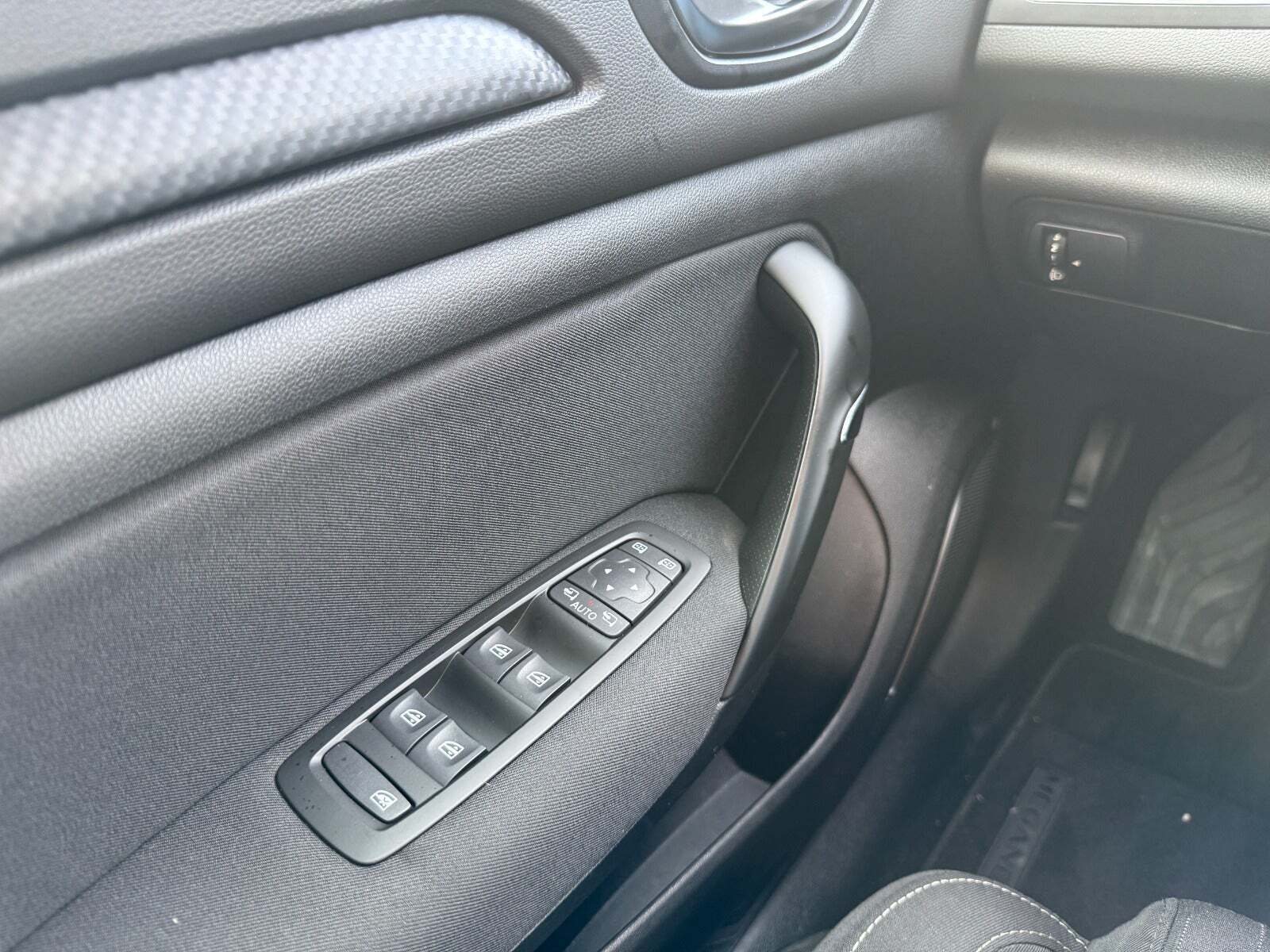 Grå Renault Megane IV fra 2020