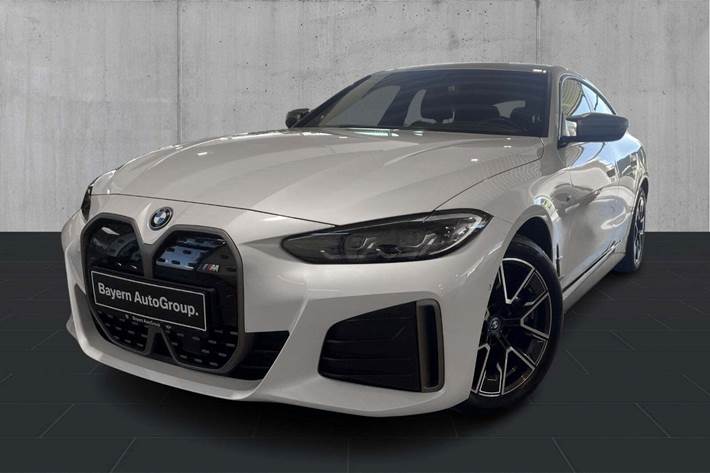 Hvid BMW i4 fra 2024 set udefra