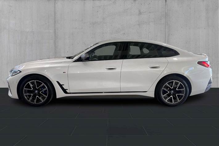 Hvid BMW i4 fra 2024