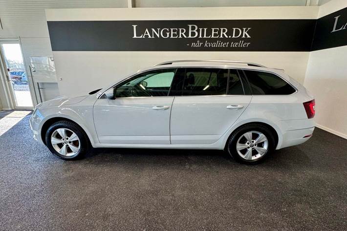 Hvid Skoda Octavia fra 2018