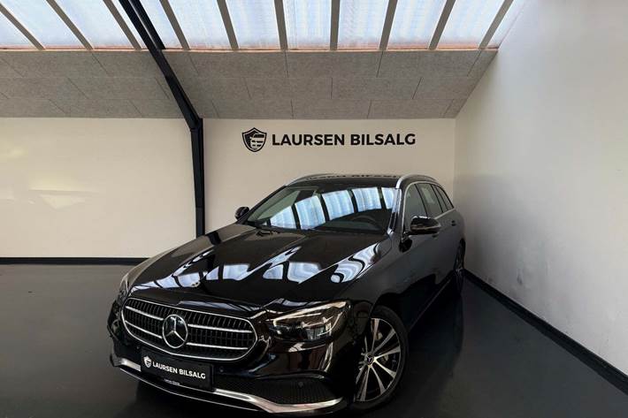 Sort Mercedes E300 de fra 2021