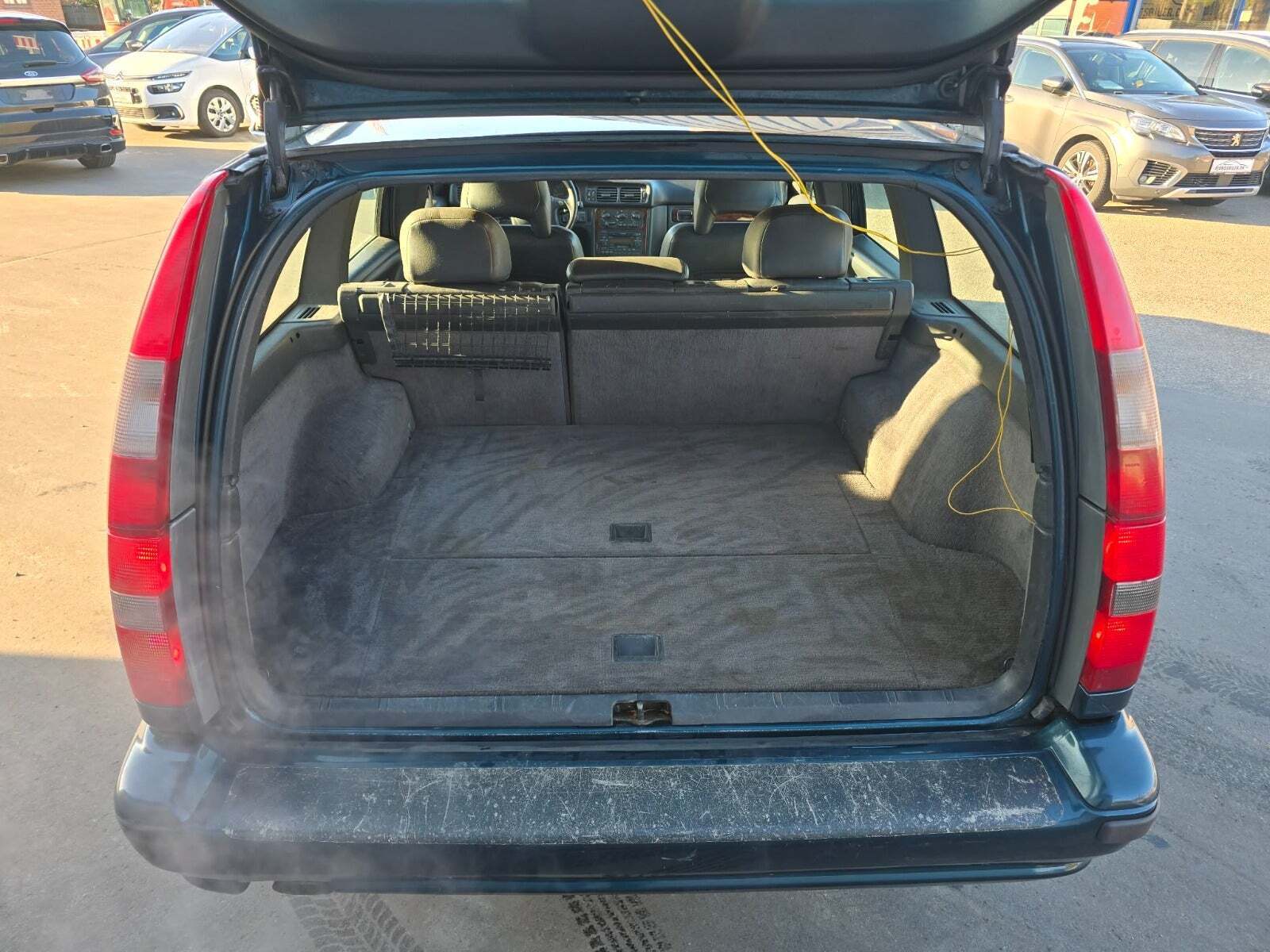 Grøn Volvo V70 fra 1997