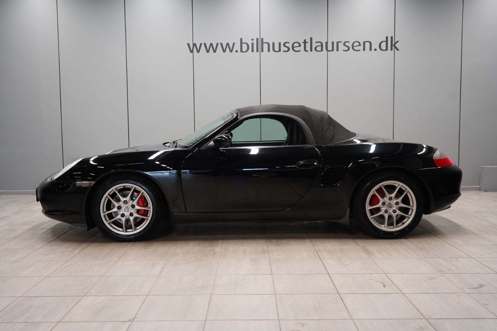 Sort Porsche Boxster S fra 2004