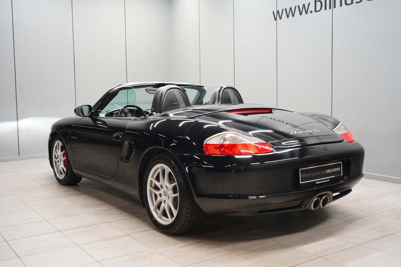 Sort Porsche Boxster S fra 2004