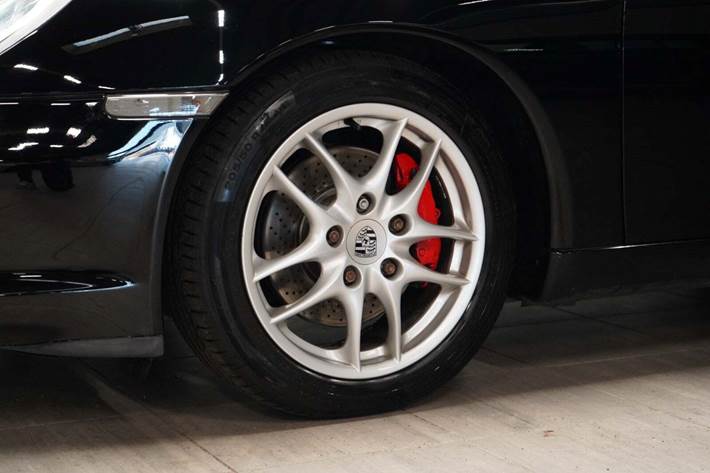 Sort Porsche Boxster S fra 2004