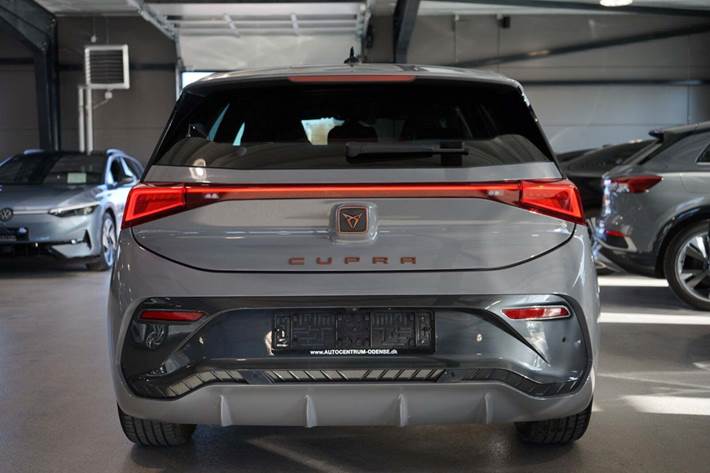 Grå Cupra Born fra 2023