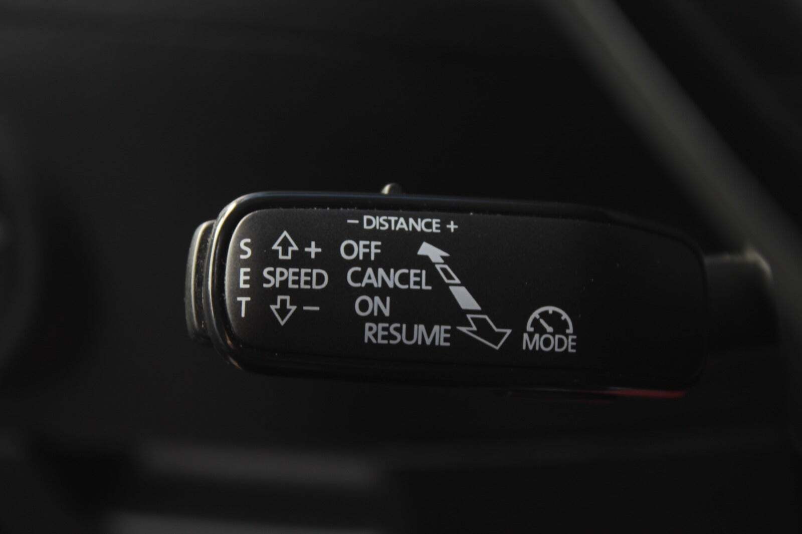 Grå Skoda Superb fra 2018