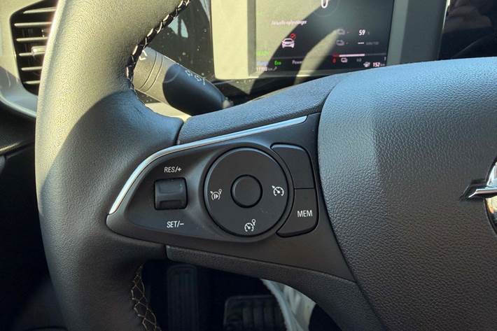 Sort Opel Mokka-e fra 2024