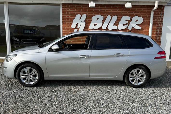 Grå Peugeot 308 fra 2018