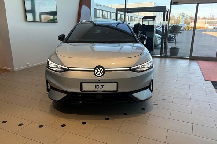 Sølv VW ID.7 fra 2025