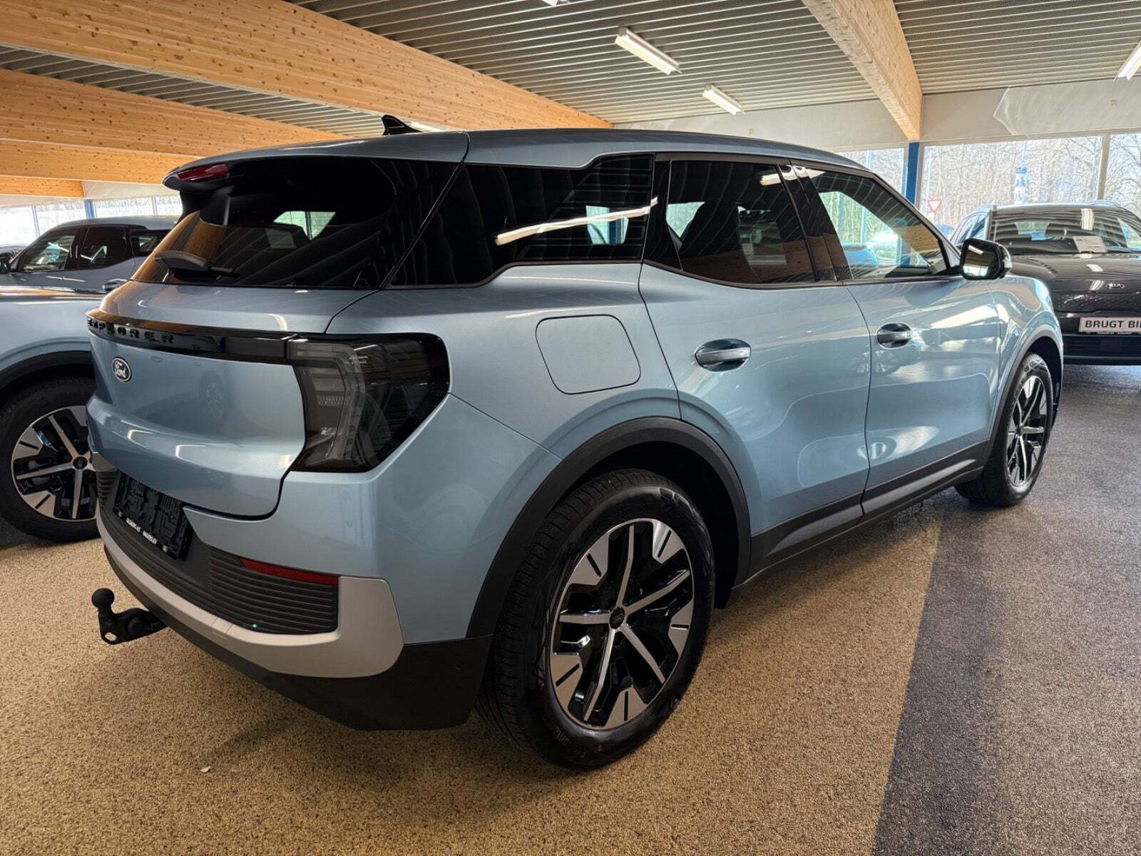 Ford Explorer 77 Select Extended Range