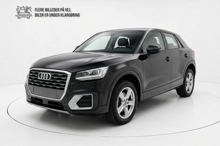 Sort Audi Q2 fra 2020 set udefra