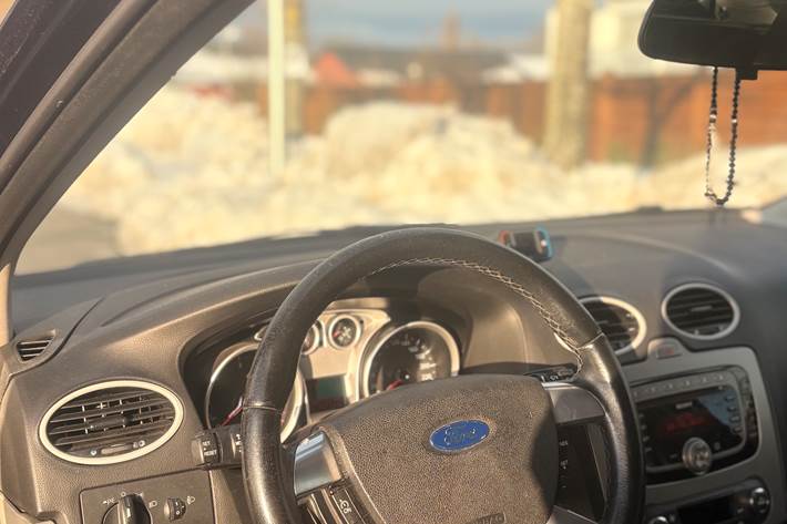 Sort Ford Focus fra 2011