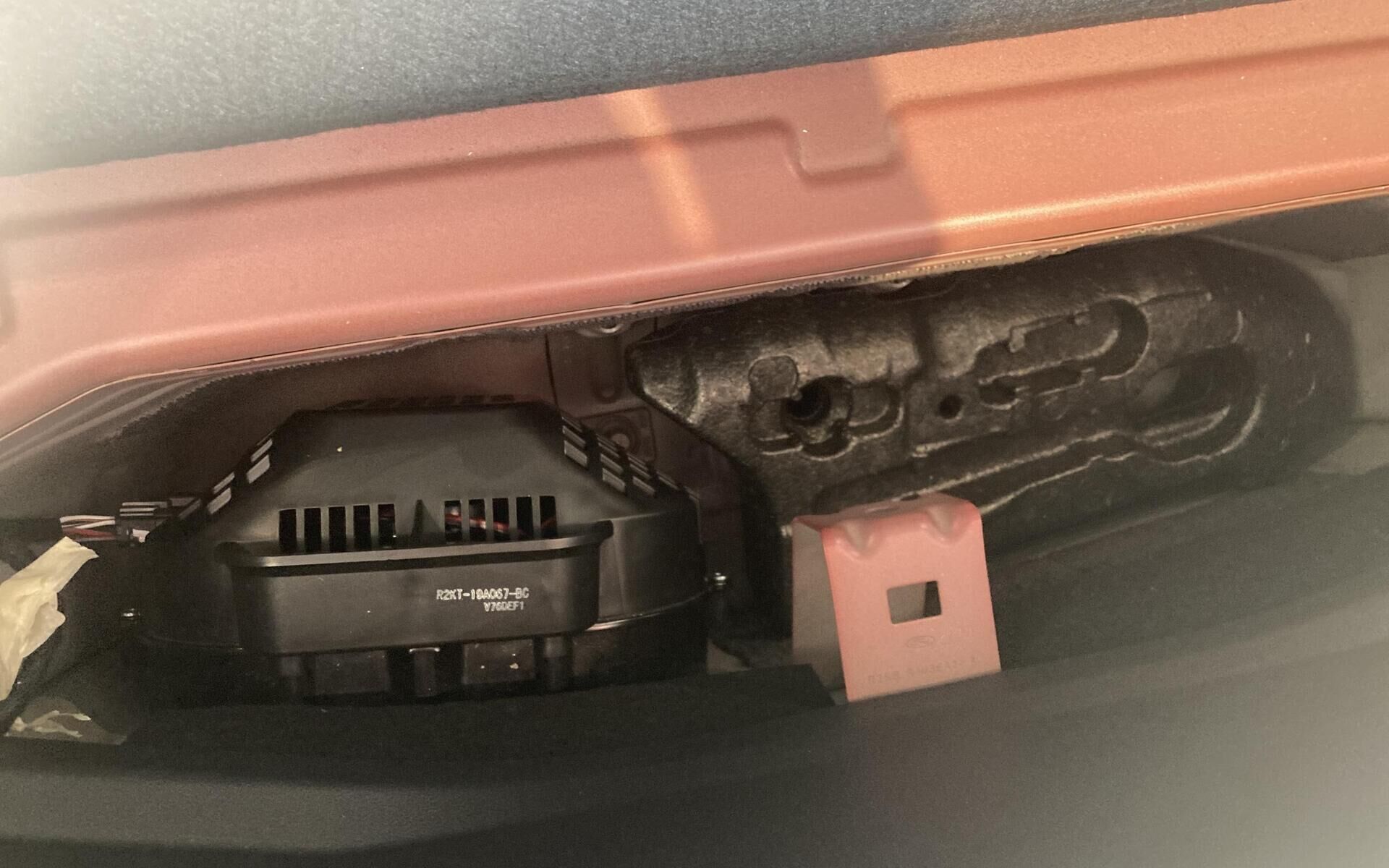 Rød Ford Explorer fra 2024