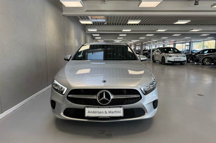 Sølv Mercedes A200 fra 2019