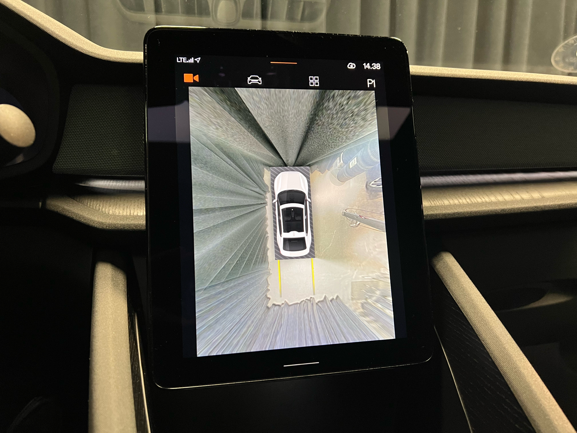 Sort Polestar 2 fra 2023