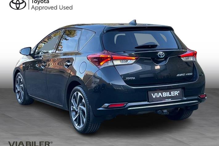 Sort Toyota Auris fra 2016