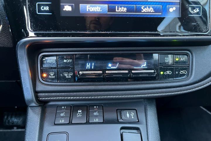 Sort Toyota Auris fra 2016