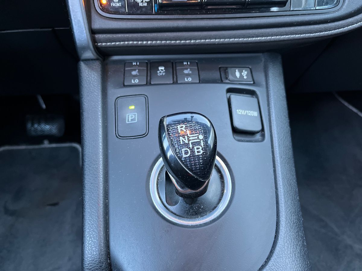 Sort Toyota Auris fra 2016