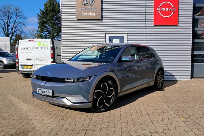 Grøn Hyundai Ioniq 5 fra 2022 set udefra