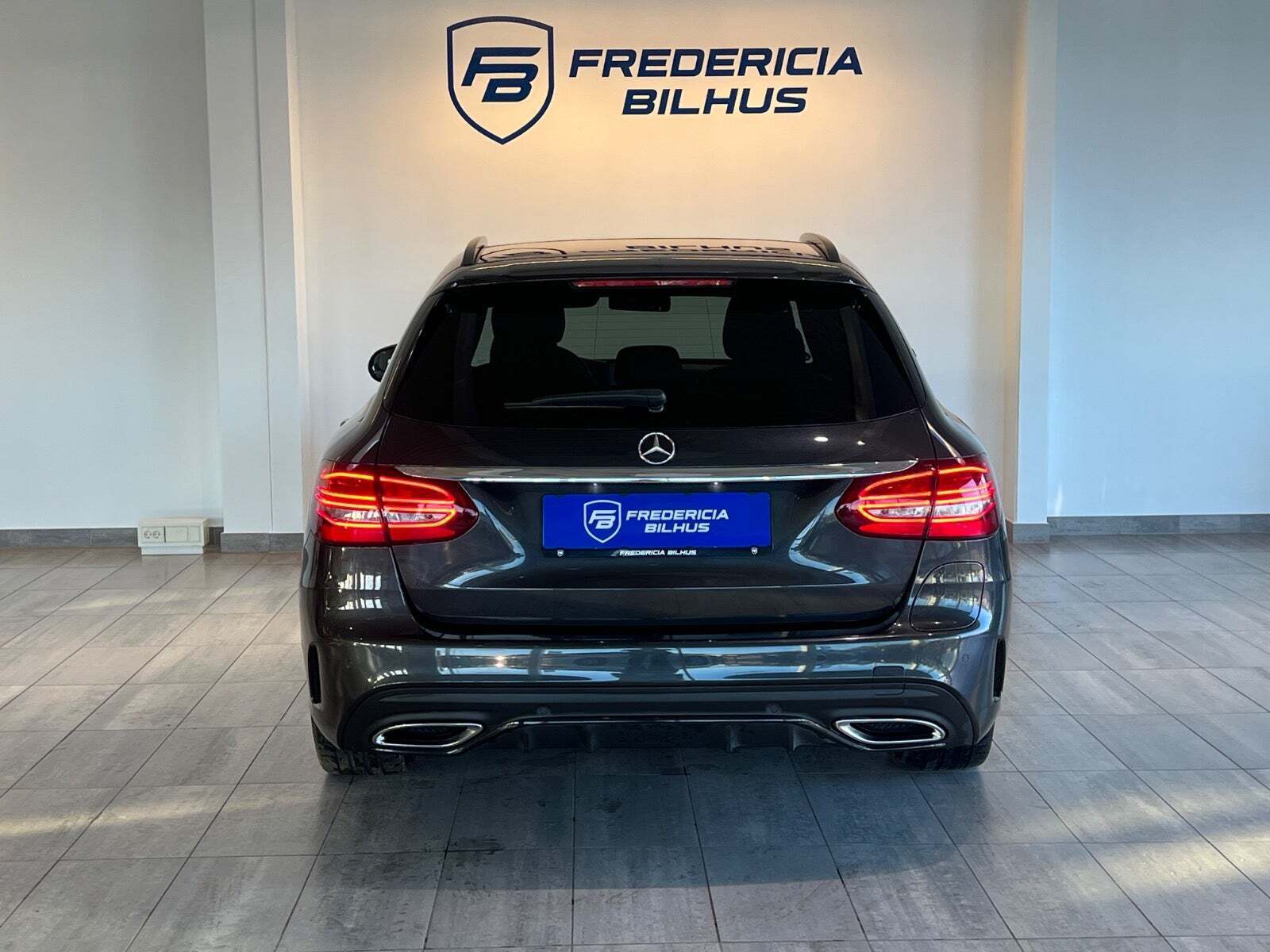 Mercedes C300 de 2,0 AMG Line Night Edition stc. aut.