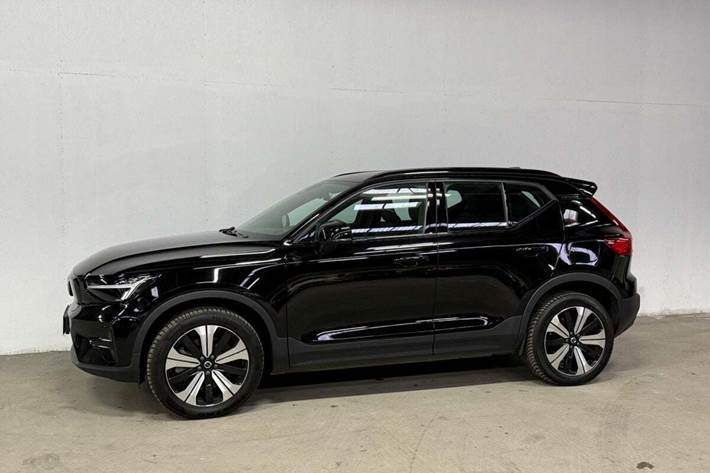Sort Volvo XC40 fra 2023