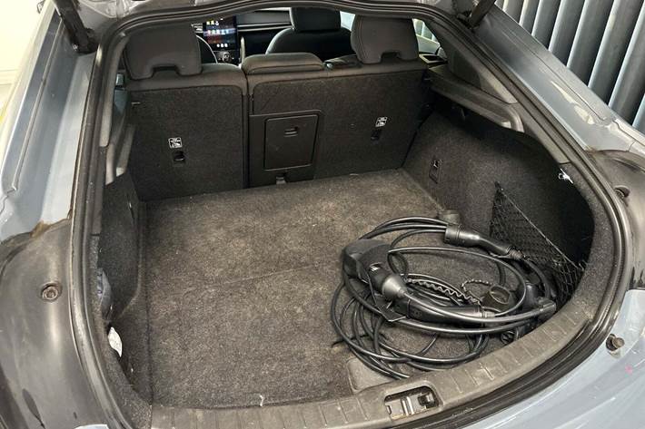 Grå Polestar 2 fra 2021