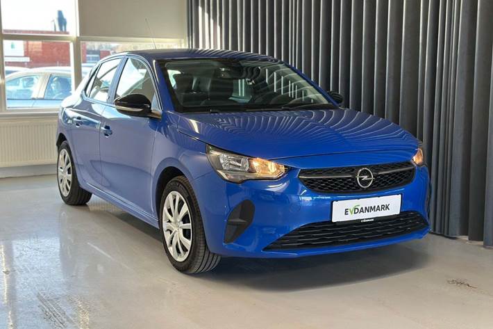 Blå Opel Corsa-e fra 2022 set udefra