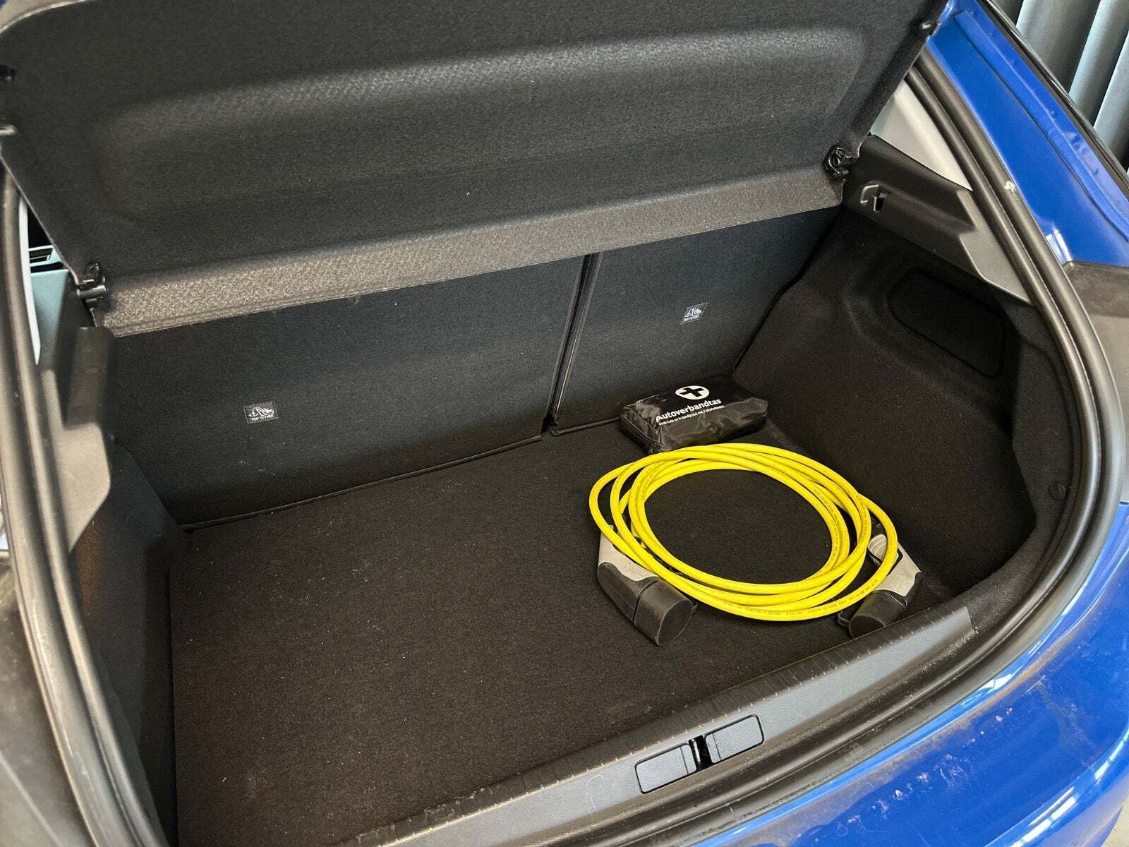 Blå Opel Corsa-e fra 2022