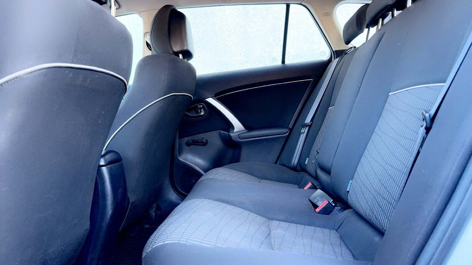 undefined Toyota Avensis fra 2014