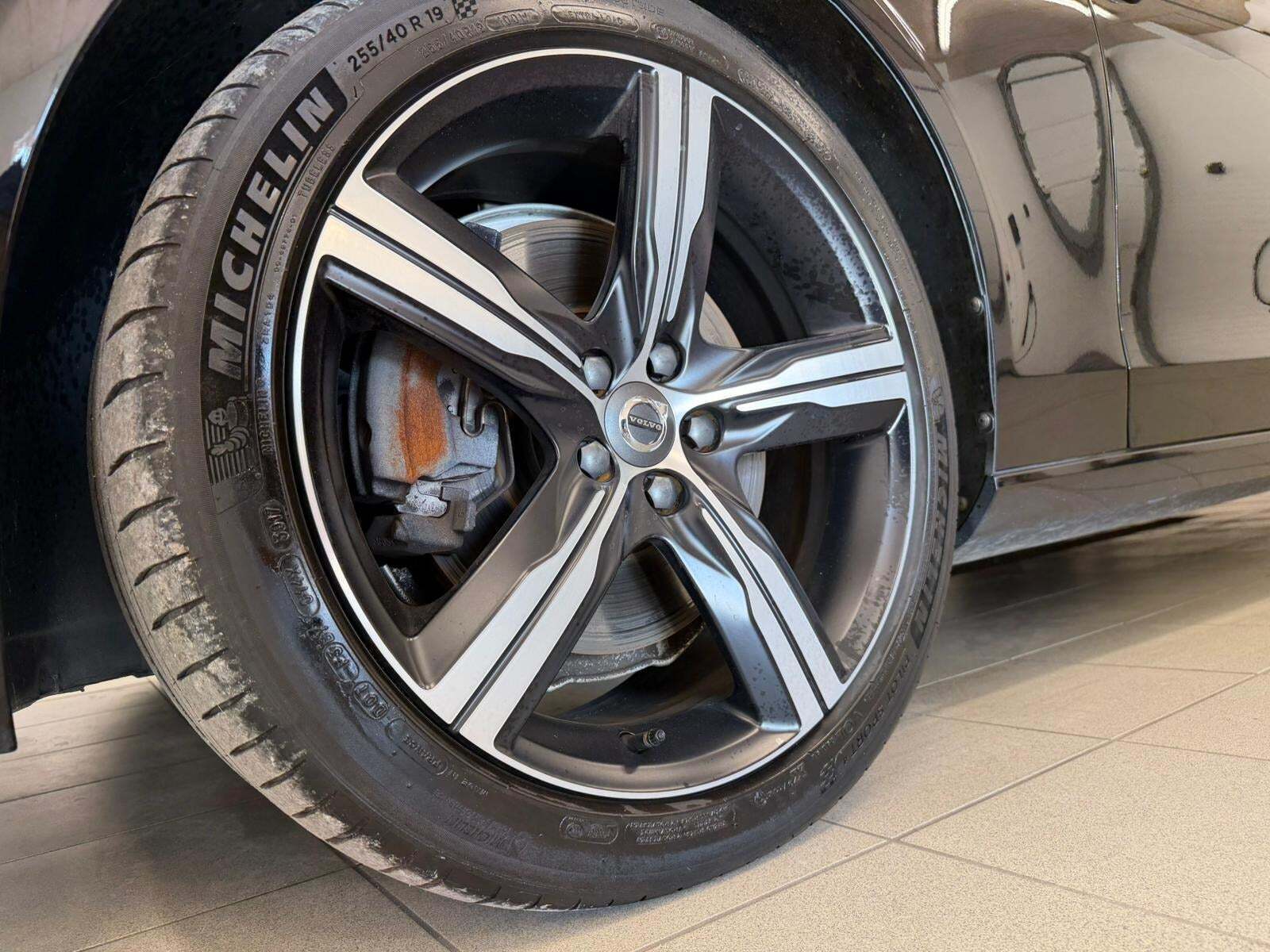 Sort Volvo V90 fra 2018