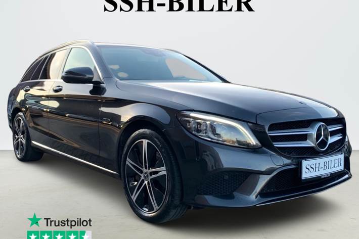 Sort Mercedes C300 de fra 2020 set udefra