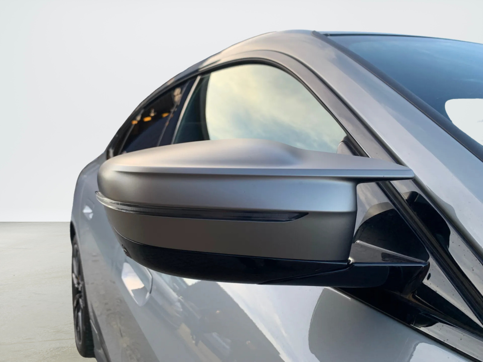 Grå BMW i4 fra 2023